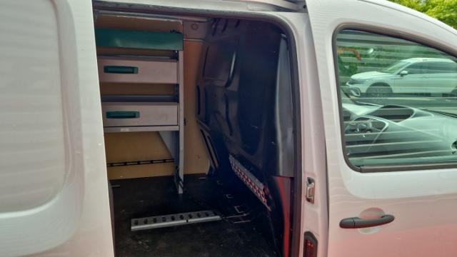 Renault Kangoo Express image 2
