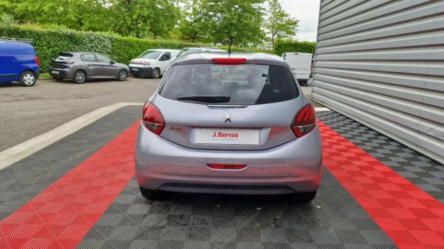 Peugeot 208 image 7
