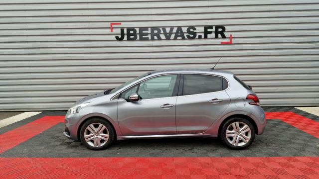 Peugeot 208 image 1