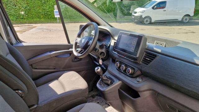 Renault Trafic image 8