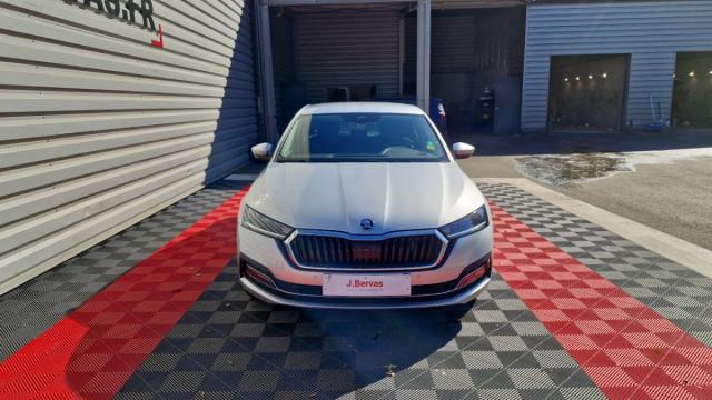 Skoda Octavia image 2