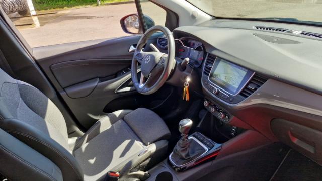 Opel Crossland image 2