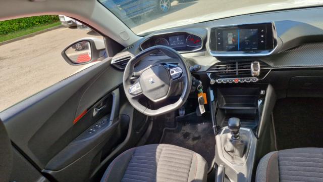 Peugeot 2008 image 7