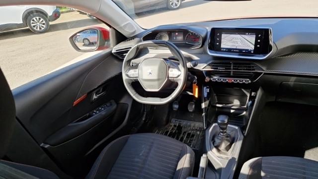 Peugeot 208 image 2
