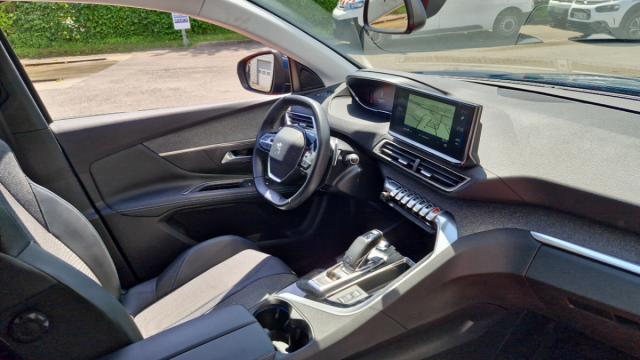 Peugeot 3008 image 2