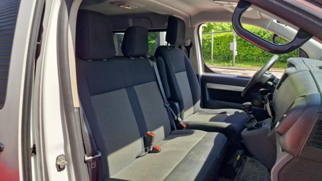 Peugeot Expert image 2