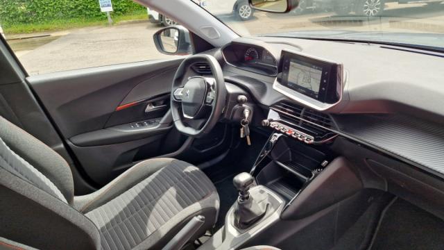 Peugeot 2008 image 6