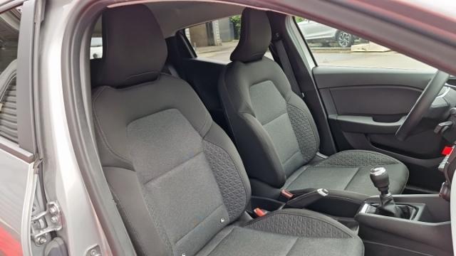 Renault Clio image 8