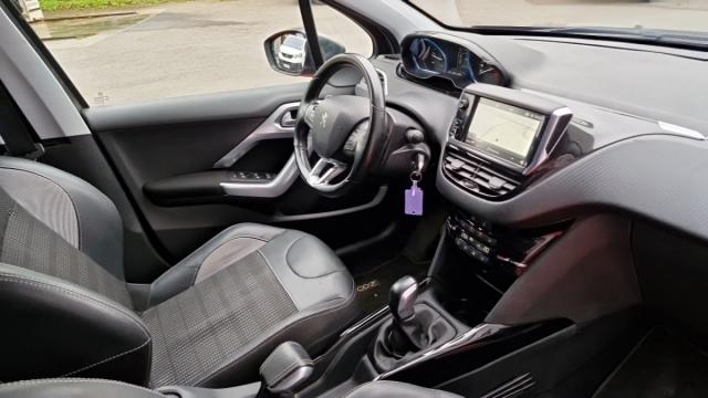 Peugeot 2008 image 3