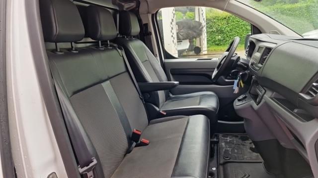 Citroen Jumpy image 2