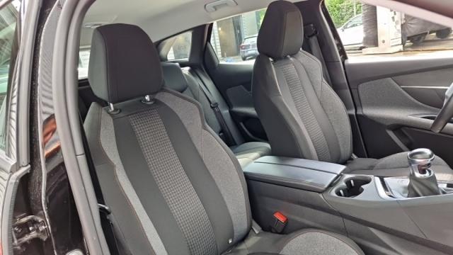 Peugeot 3008 image 2