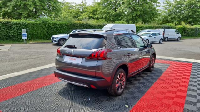 Peugeot 2008 image 8