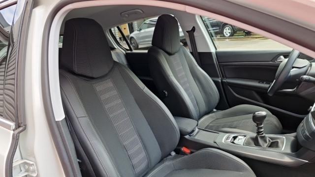 Peugeot 308 image 5