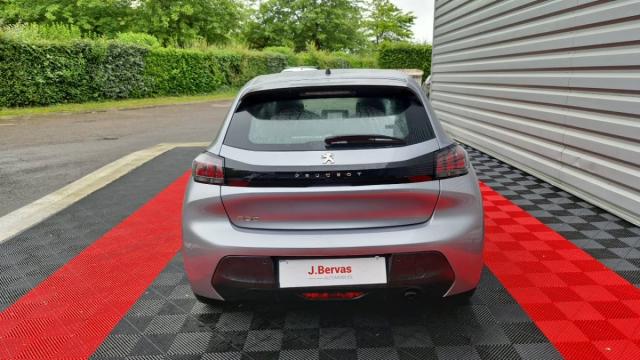 Peugeot 208 image 8
