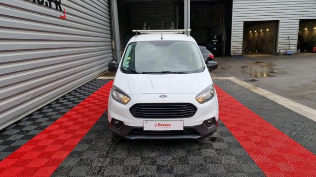 Ford Transit Courier image 9