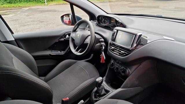 Peugeot 208 image 4