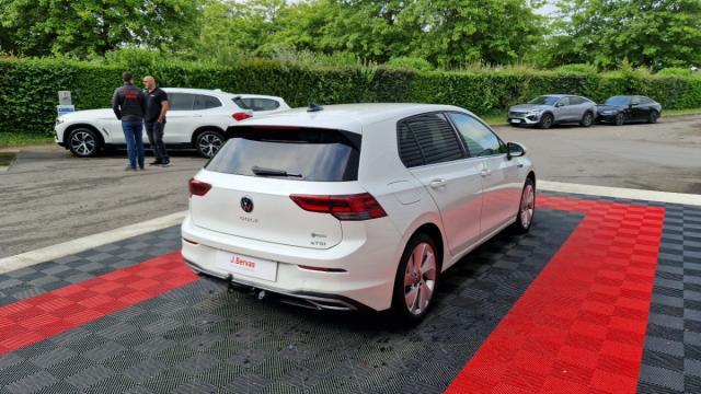 Volkswagen Golf image 6