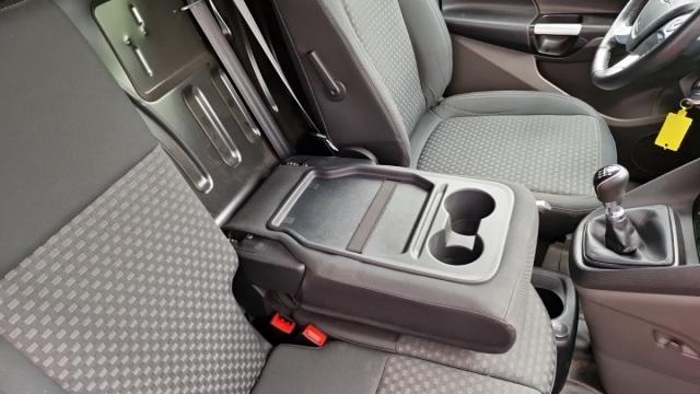 Ford Transit Connect image 9