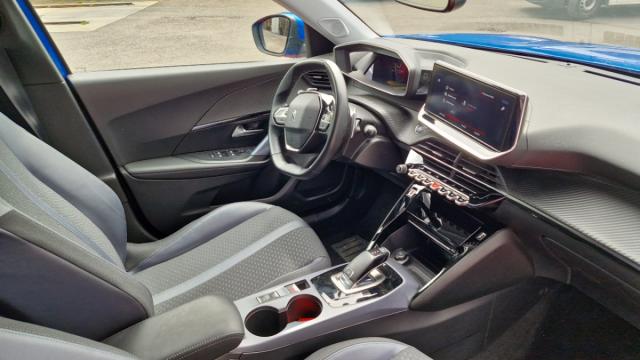 Peugeot 2008 image 1