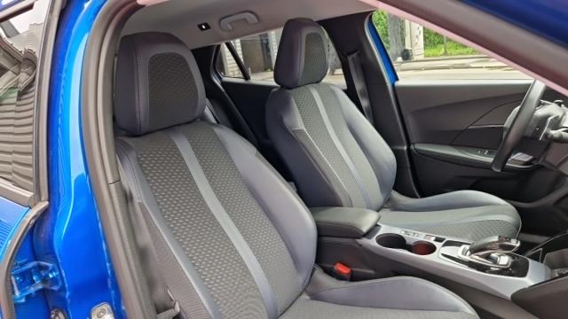 Peugeot 2008 image 8