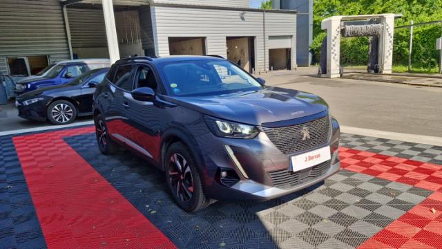Peugeot 2008 image 8