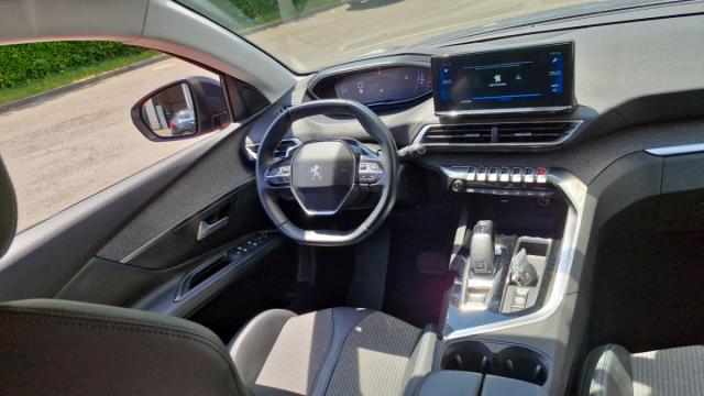 Peugeot 3008 image 2