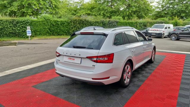 Skoda Superb Combi image 1