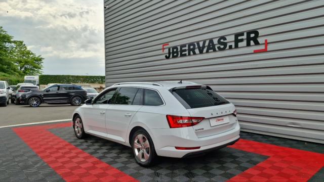 Skoda Superb Combi image 7