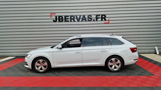 Skoda Superb Combi image 3