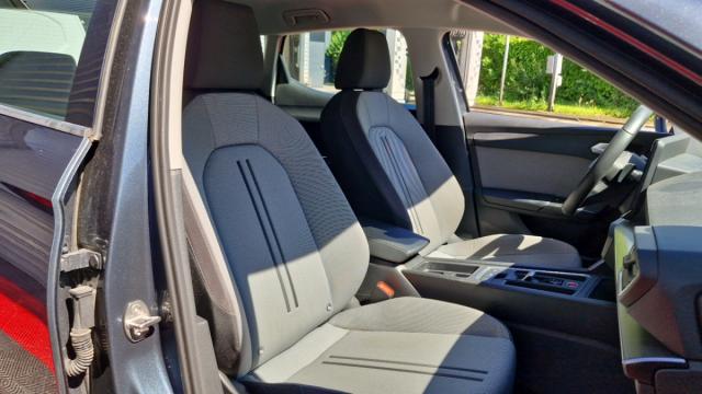 Seat Leon image 1