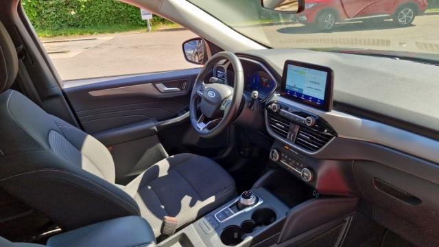 Ford Kuga image 3