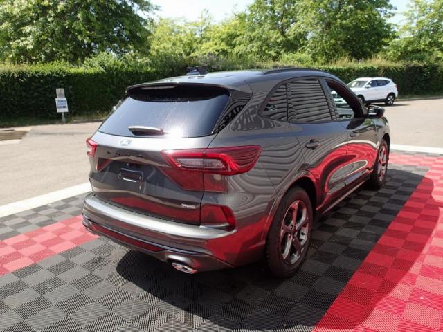 Ford Kuga image 8