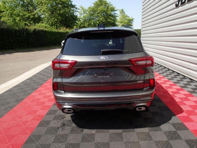 Ford Kuga image 9