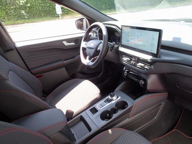 Ford Kuga image 1