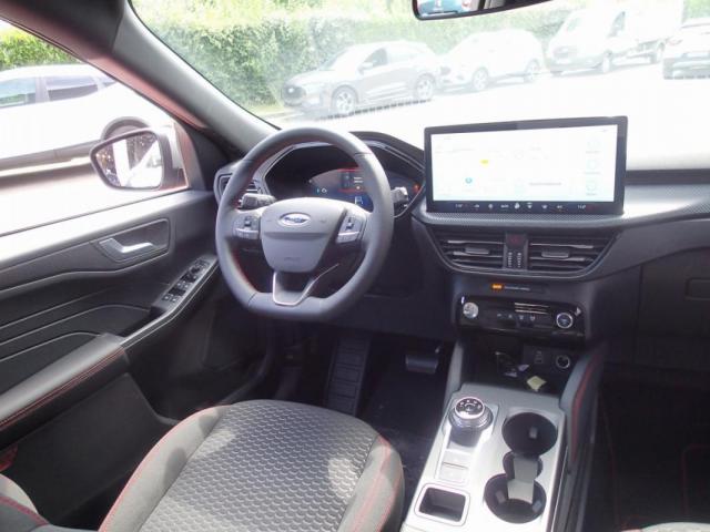 Ford Kuga image 2