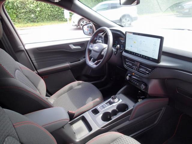 Ford Kuga image 5
