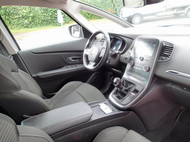 Renault Grand Scénic image 1