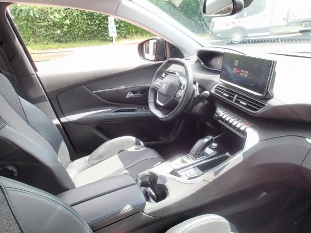 Peugeot 5008 image 1