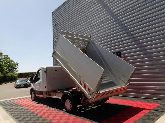 Ford Transit image 3