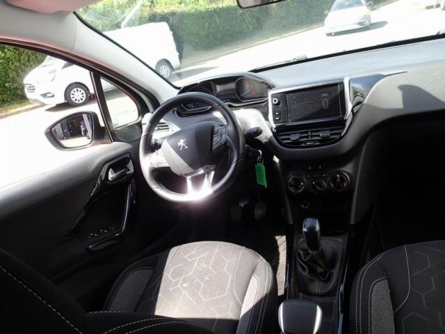 Peugeot 2008 image 1