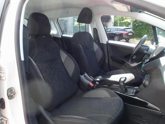 Peugeot 2008 image 9