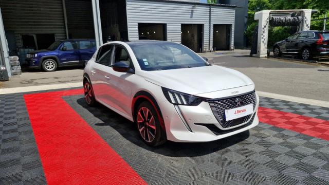 Peugeot 208 image 1