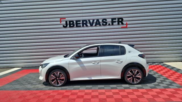 Peugeot 208 image 8