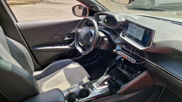 Peugeot 208 image 7