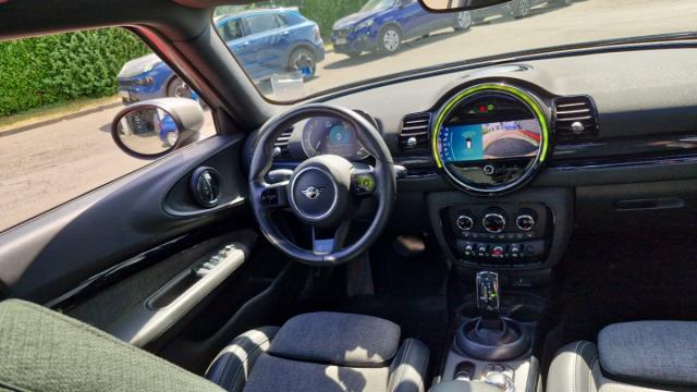 Mini Clubman image 2