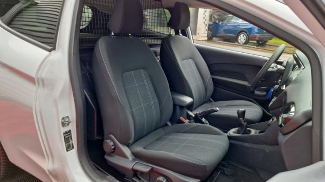 Ford Fiesta image 8