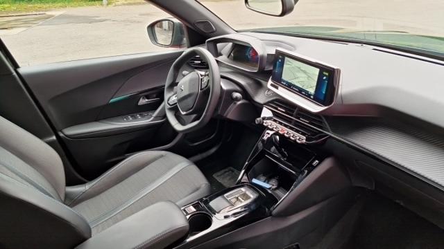 Peugeot 2008 image 3