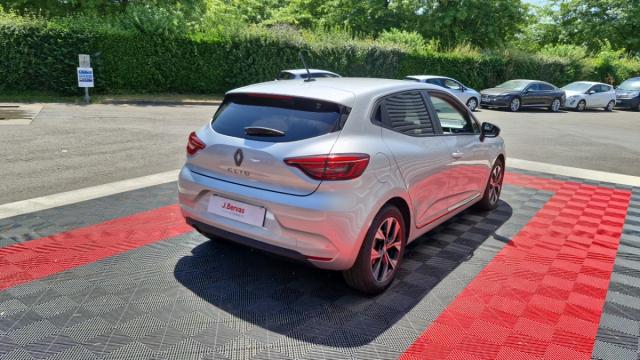 Renault Clio image 8