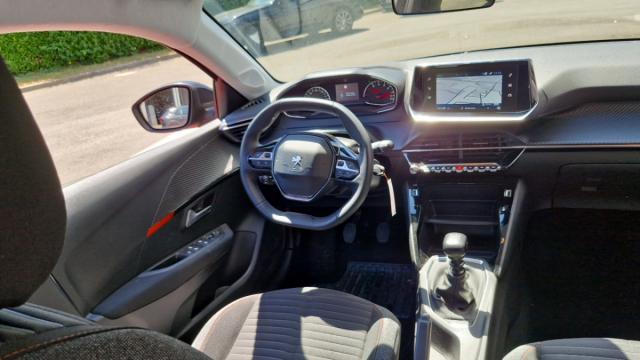 Peugeot 208 image 2