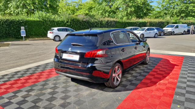 Peugeot 308 image 1